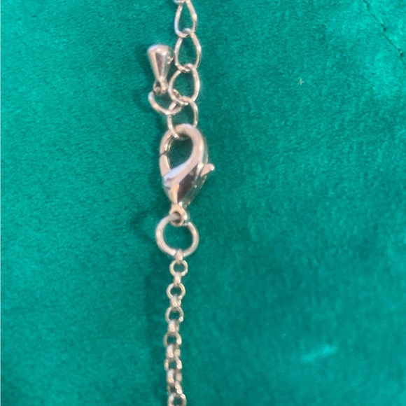 Necklace with southwestern flair, single green bead in silver, with silver chain - Picture 6 of 11